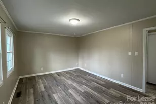 323 N Flint St, Lincolnton, NC 28092 - Photo 5