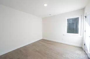 647 E Sharpe St, Statesville, NC 28677 - Photo 17