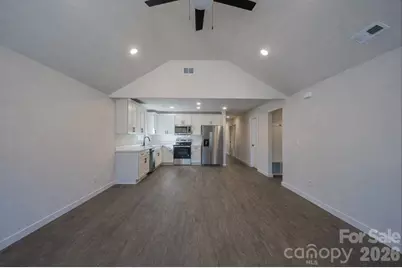 647 E Sharpe Street, Statesville, NC 28677 - Photo 5