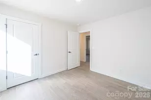 647 E Sharpe St, Statesville, NC 28677 - Photo 17