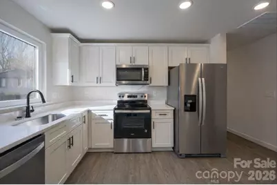 647 E Sharpe Street, Statesville, NC 28677 - Photo 3