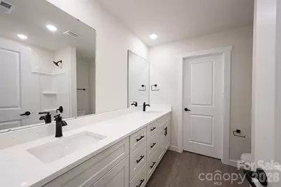 647 E Sharpe Street, Statesville, NC 28677 - Photo 13