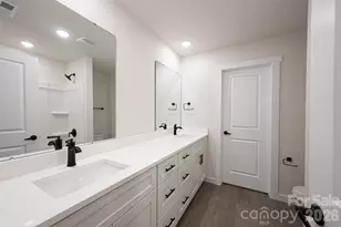 647 E Sharpe St, Statesville, NC 28677 - Photo 13