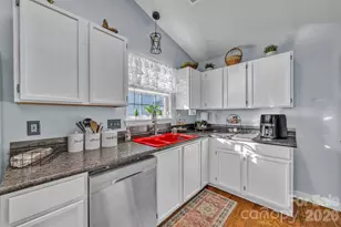 1959 8th St SE, Hickory, NC 28602 - Photo 11