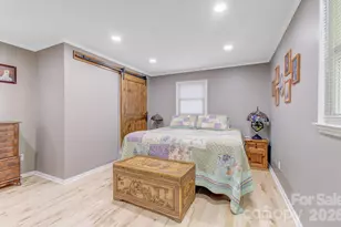 308 London Rd, Hendersonville, NC 28739 - Photo 13