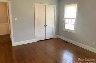 544 N Center St, Statesville, NC 28677 - Photo 5