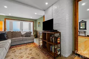 200 Aurora Dr, Asheville, NC 28805 - Photo 17