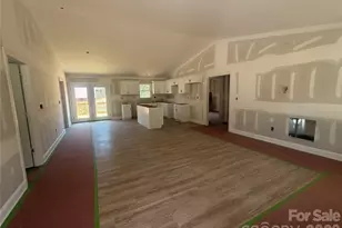 2019 Pineview Dr, Shelby, NC 28150 - Photo 5