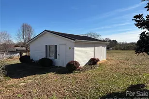 1609 Musselwhite Rd, Wingate, NC 28174 - Photo 11