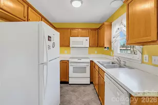 9607 Foggy Meadow Rd, Charlotte, NC 28269 - Photo 5