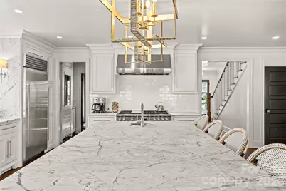 1935 Queens Road W, Charlotte, NC 28207 - Photo 13