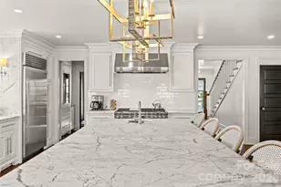 1935 Queens Rd W, Charlotte, NC 28207 - Photo 13