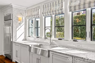 1935 Queens Road W, Charlotte, NC 28207 - Photo 11