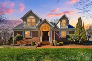 1002 S Brady Ave, Newton, NC 28658 - Photo 1