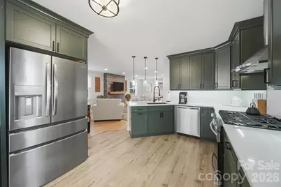 1002 S Brady Avenue, Newton, NC 28658 - Photo 7