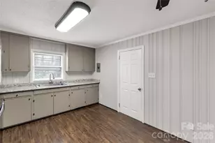 401 N Woodland Dr, Lancaster, SC 29720 - Photo 9