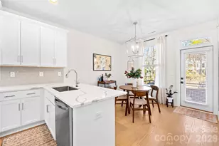 5044 York Park Ln, Charlotte, NC 28217 - Photo 9