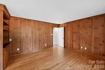 212 N Pine Lake Drive, Spartanburg, SC 29301 - Photo 13