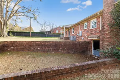 212 N Pine Lake Drive, Spartanburg, SC 29301 - Photo 35