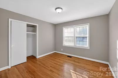 212 N Pine Lake Drive, Spartanburg, SC 29301 - Photo 19