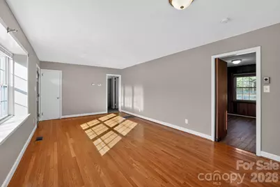 212 N Pine Lake Drive, Spartanburg, SC 29301 - Photo 11