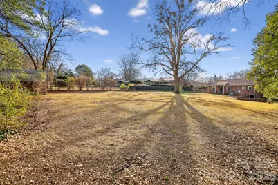 212 N Pine Lake Drive, Spartanburg, SC 29301 - Photo 39