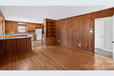 212 N Pine Lake Drive, Spartanburg, SC 29301 - Photo 15