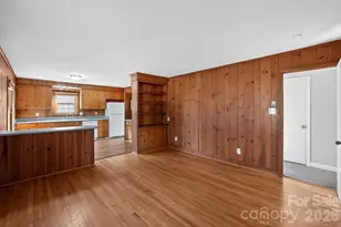 212 N Pine Lake Dr, Spartanburg, SC 29301 - Photo 15