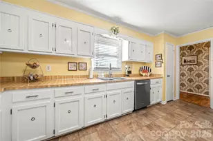 140 Patrick Rd, Gastonia, NC 28056 - Photo 7