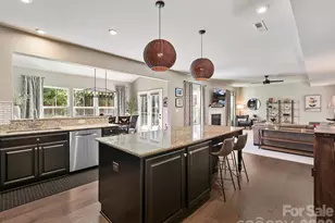 10440 Paper Birch Dr, Charlotte, NC 28215 - Photo 9