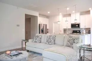 7120 American Elm Rd, Charlotte, NC 28215 - Photo 5