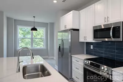 3928 Winterfield Place, Charlotte, NC 28205 - Photo 3