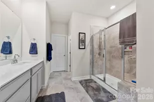 5727 Lavaux Ct, Charlotte, NC 28214 - Photo 17