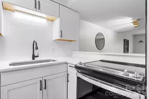 2705 N Center St, Hickory, NC 28601 - Photo 9