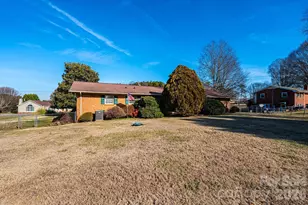 2347 Plainfield Dr, Conover, NC 28613 - Photo 9