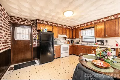 2347 Plainfield Drive, Conover, NC 28613 - Photo 37