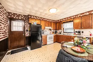 2347 Plainfield Dr, Conover, NC 28613 - Photo 37