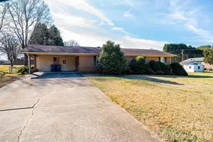 2347 Plainfield Dr, Conover, NC 28613 - Photo 3