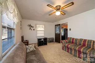 2347 Plainfield Dr, Conover, NC 28613 - Photo 33