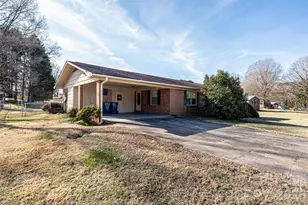 2347 Plainfield Dr, Conover, NC 28613 - Photo 1