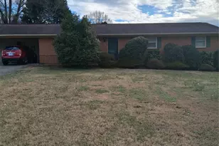 2347 Plainfield Dr, Conover, NC 28613 - Photo 1