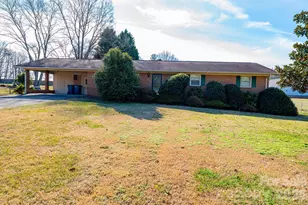2347 Plainfield Dr, Conover, NC 28613 - Photo 5