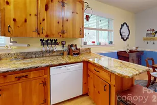 979 Greenville Hwy, Brevard, NC 28712 - Photo 15