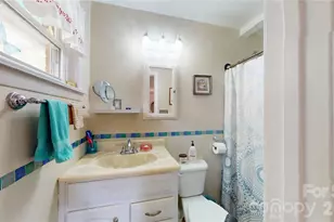 979 Greenville Hwy, Brevard, NC 28712 - Photo 19