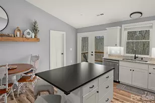 127 Walt Dr, Hendersonville, NC 28792 - Photo 9