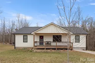 127 Walt Dr, Hendersonville, NC 28792 - Photo 1