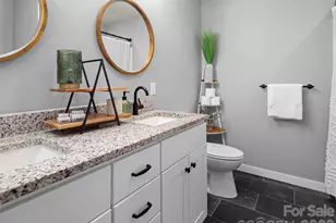 127 Walt Dr, Hendersonville, NC 28792 - Photo 17