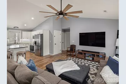 127 Walt Drive, Hendersonville, NC 28792 - Photo 5