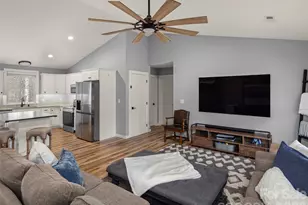 127 Walt Dr, Hendersonville, NC 28792 - Photo 5