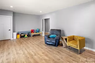 127 Walt Dr, Hendersonville, NC 28792 - Photo 23